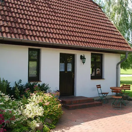 Feriehus Schoenes In Dargun Mit Pool *