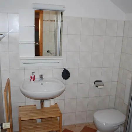 Schoenes In Dargun Mit Pool Barlin